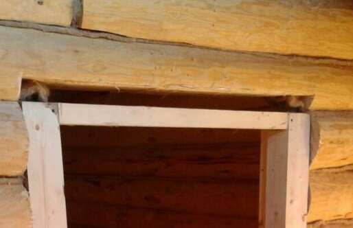 Фото: зазор на усадку.