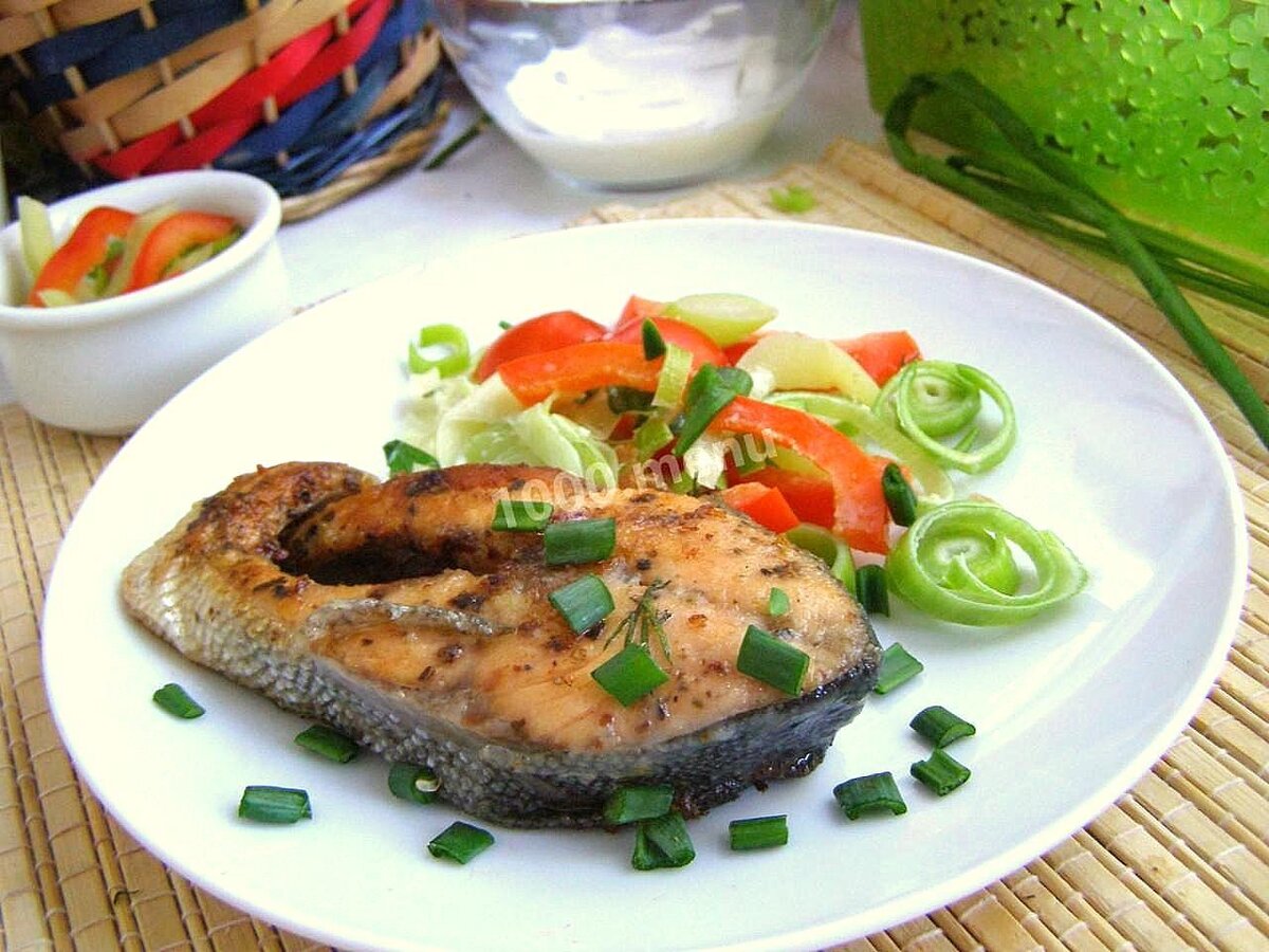 Горбуша 300 
Мука 2 
Панировочные сухари 1 
Лук-порей 50 
Болгарский перец 100 
Соль по вкусу
Специи сухие по вкусу
Перец черный молотый по вкусу
Сливочное масло 70 
Сливки 100 
Всего:   
Вес состава:	100 гр
Калорийность
состава:	216 ккал 
Белков:	11 гр
Жиров:	15 гр
Углеводов:	7 гр
 Б/Ж/У:	33 / 46 / 21
 Н28 / С0 / В72
Время приготовления:
 35 мин