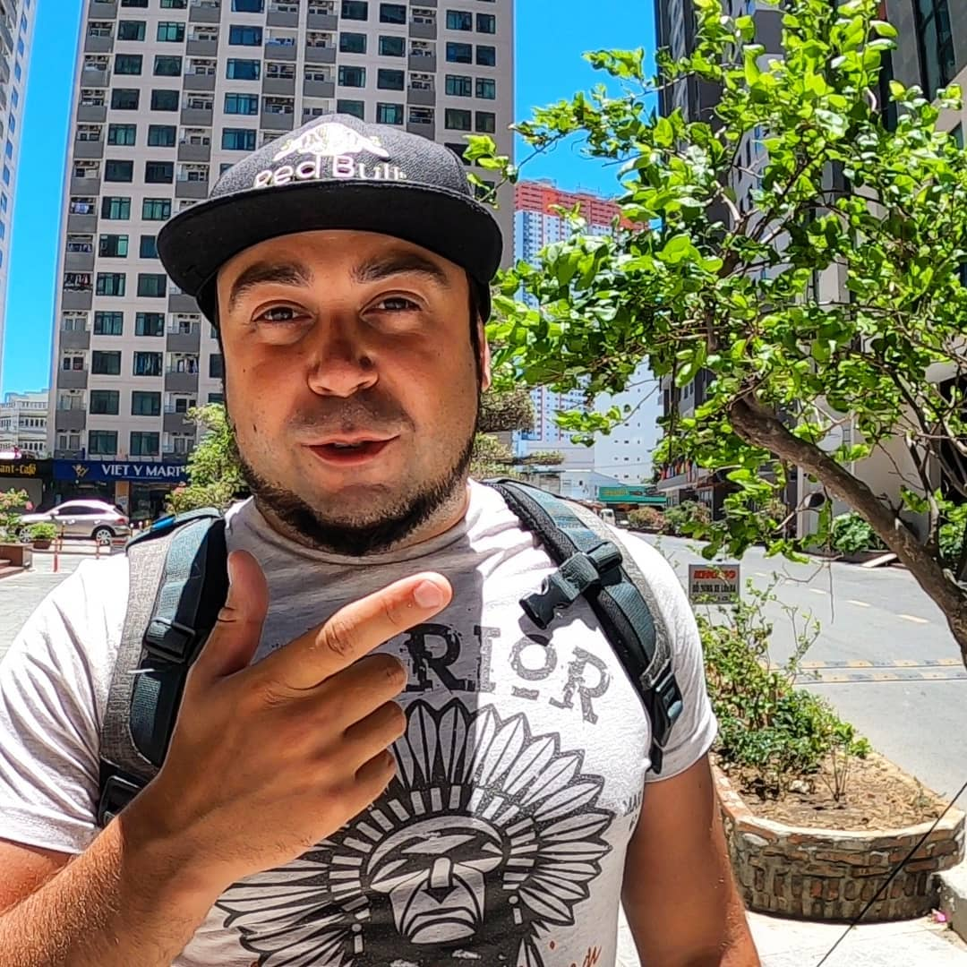 Андрей сделал для вас свой мастерский обзор всех вариантов, чтобы вы имели полное представление об аренде жилья в Нячанге