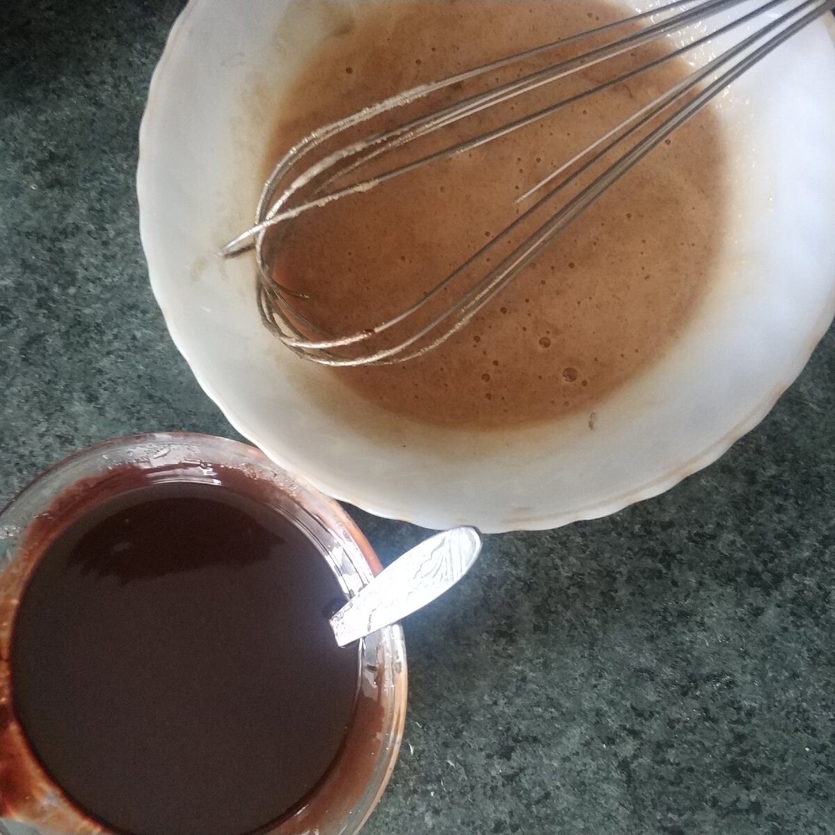 Шоколадная и яичная смеси