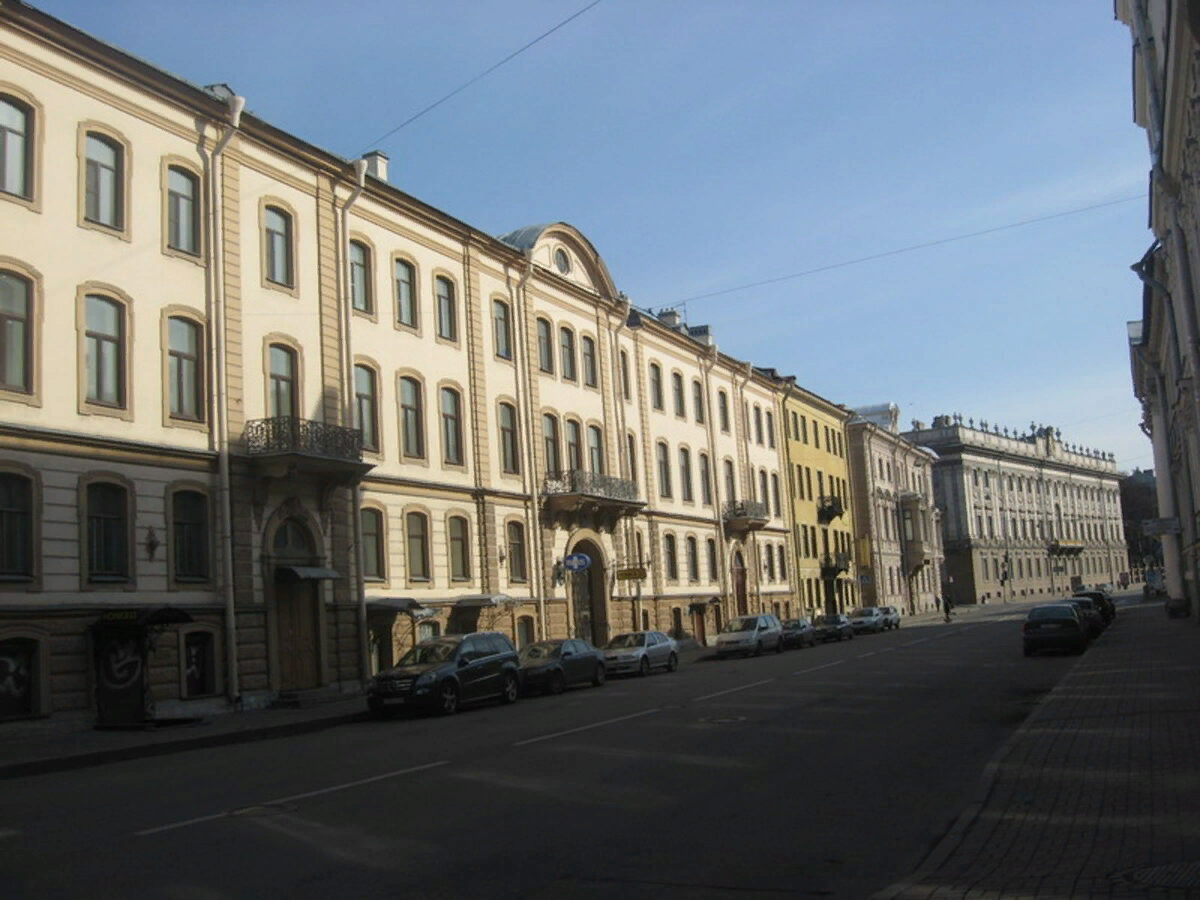 Миллионная улица москва старые