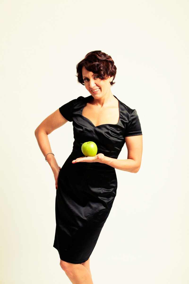 Лиза Питеркина, 2009. Иллюстрация к проекту "Интимные подробности". Фото - Антон Зубатов