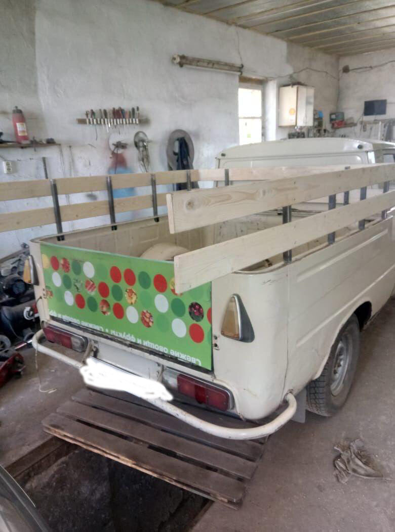 Ремонтировали в гараже у знакомых