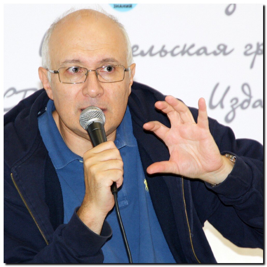 Матвей Ганапольский выступает на Московской международной  книжной ярмарке.  Фото из Яндекса