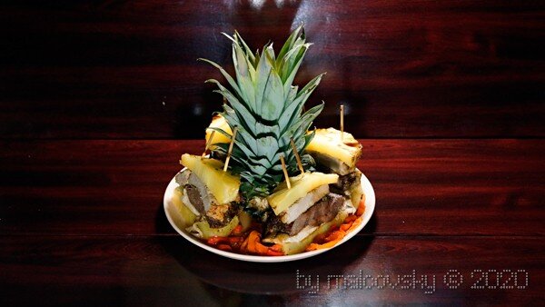 Слойка мясная с ананасом на праздник