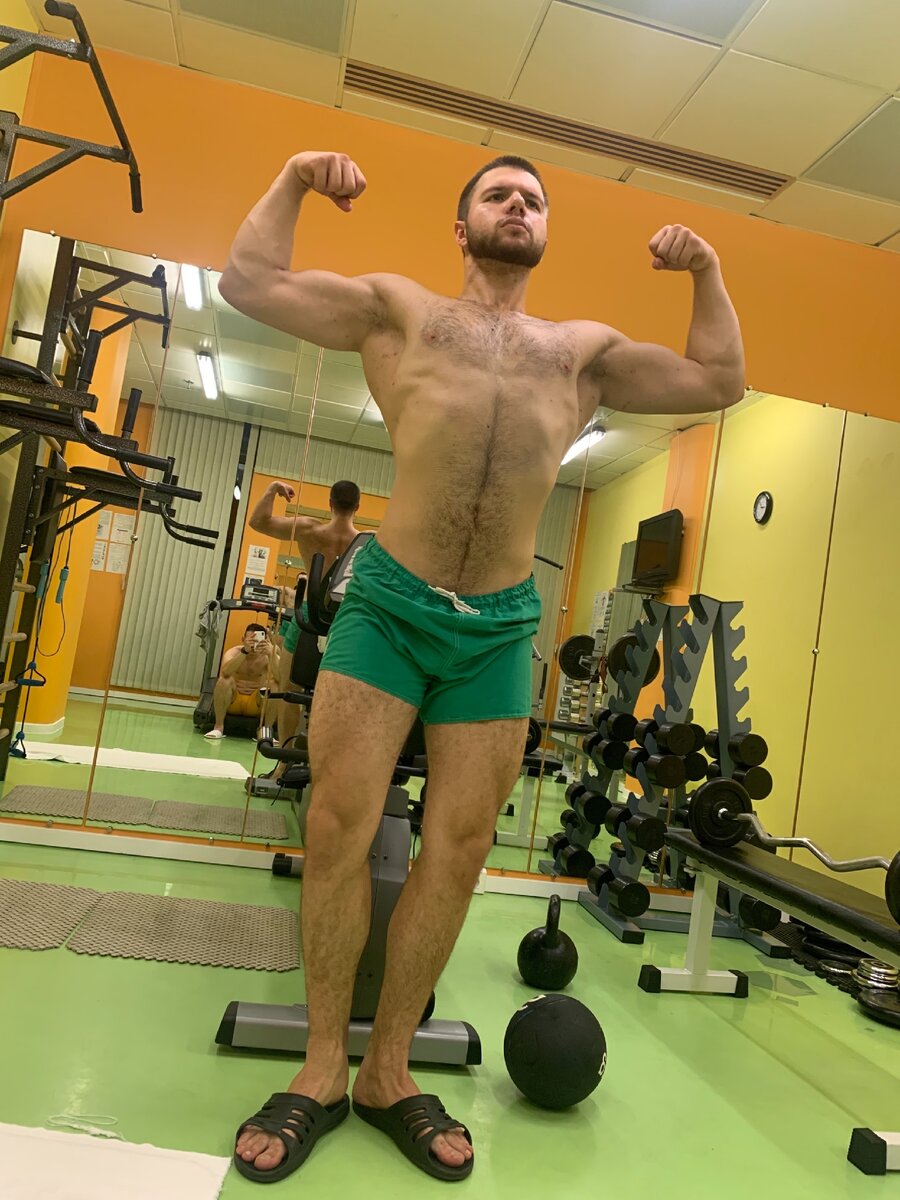 Рост 185см, вес 93кг.