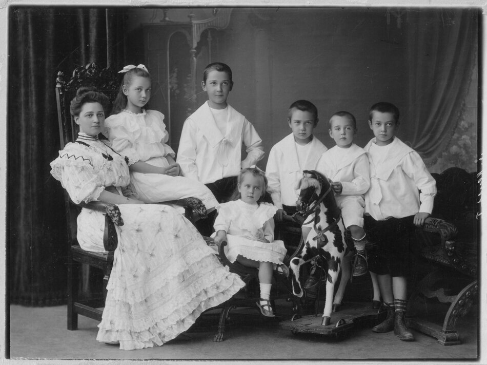 Семей георгиевич. Фото русская семья 1912 года. Осташево фотографии начала века. Семейство Барановых фотографию можно.