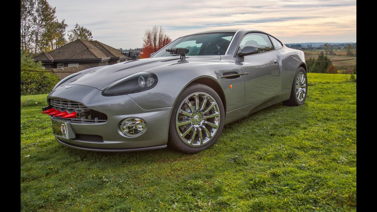 Aston Martin Vanquish 007