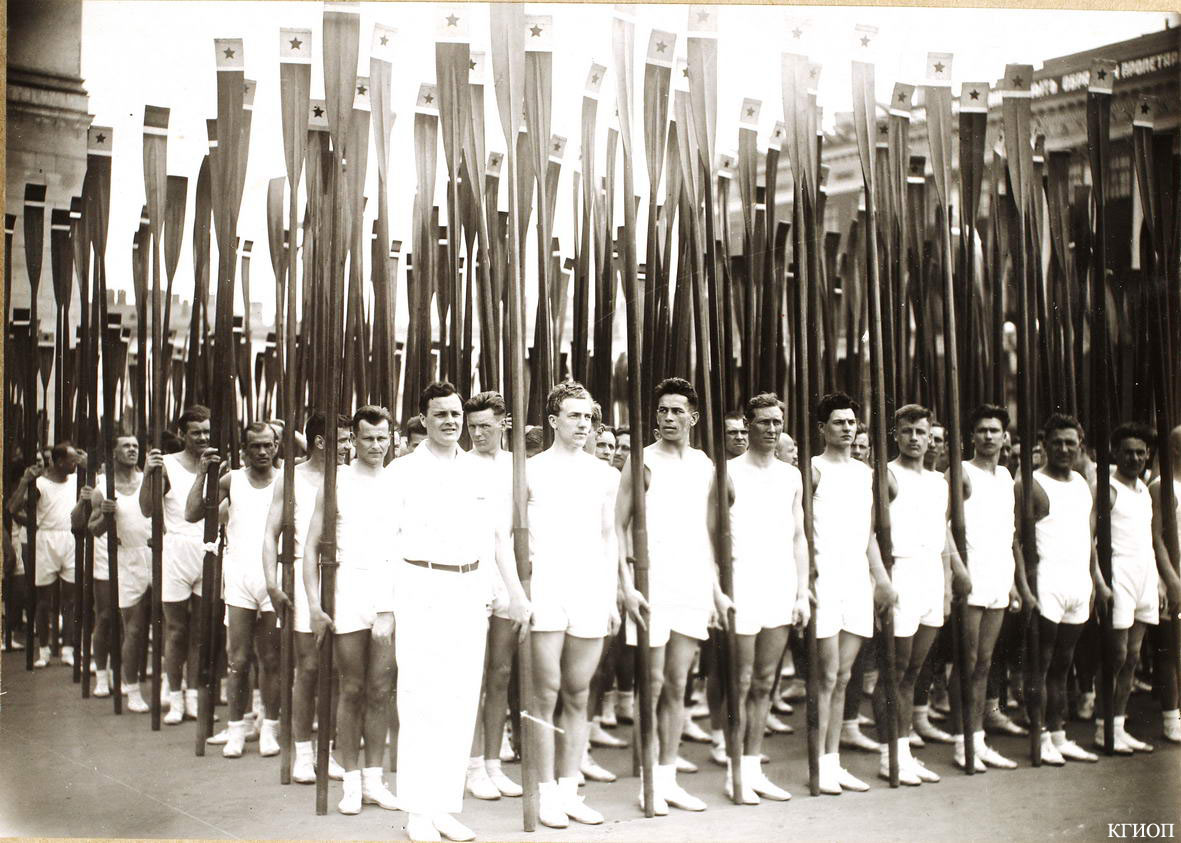 Спорт 20 30 годы. Парад физкультурников 1931. Парад физкультурников 1924. Физкультурный парад 1933 в Москве. Парад физкультурников 30.