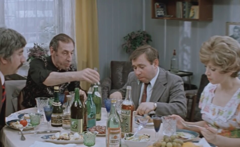 Кадр из фильма "Сто грамм для храбрости" 