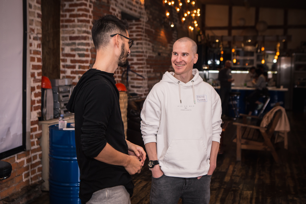 Мой друг рассказывает о мошенниках. Если вам интересен этот контент - напишите об этом в комментариях, я знаю много подобных вещей, которые помогут вам обезопасить себя от мошенников!