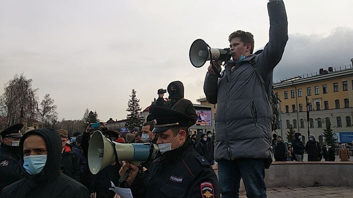Организатор и ведущий вчерашнего томского митинга Никита Байгулов получил 8 суток административного ареста от судьи Советского районного суда Томска Борисова. 