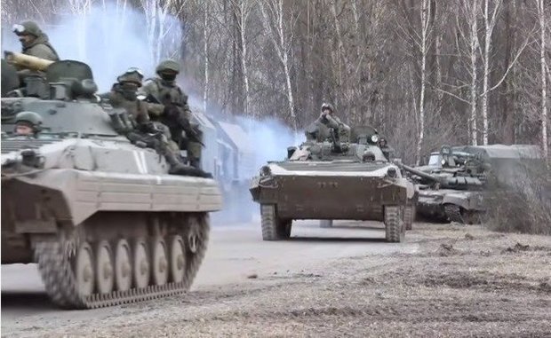 Колонна войск в движении.  фото: картинки  яндекса.