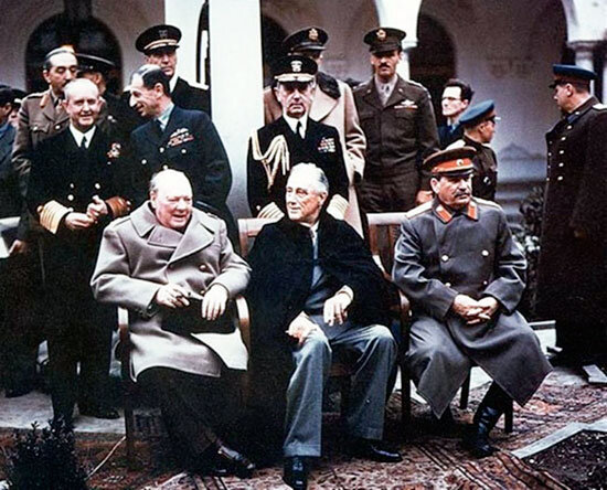 Ялтинская (Крымская) конференция союзных держав 4 – 11 февраля 1945 г. Премьер-министр Великобритании У. Черчилль, президент США Ф. Рузвельт, председатель Совета народных комиссаров СССР И.В. Сталин
