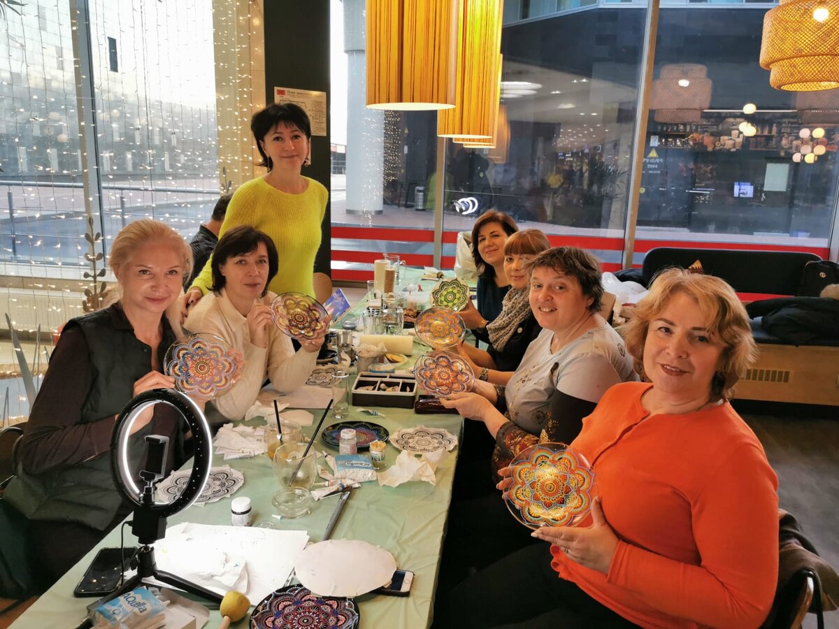 Мастер-класс в кафе (дома места не хватило)...)