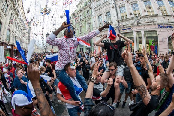 Бесноватые на Никольской. Фото Москва 24 