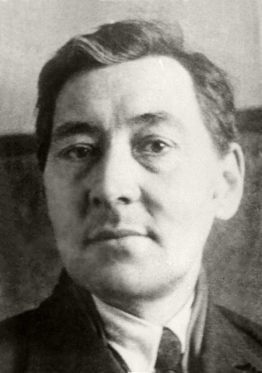 Исмагил Хазиахметович Ишмухаметов (1901-1971) - кандидат химических наук (1933). Отличник народного просвещения РСФСР (1945).
С сентября 1930 года И. Х. Ишмухаметов — лаборант и ассистент по неорганической химии БГПИ им. К.А. Тимирязева, с весны 1932 года — заведующий отделением естествознания института, а затем (в 1934—1939 годы) декан факультета естествознания и химии БГПИ им.К.А. Тимирязева.