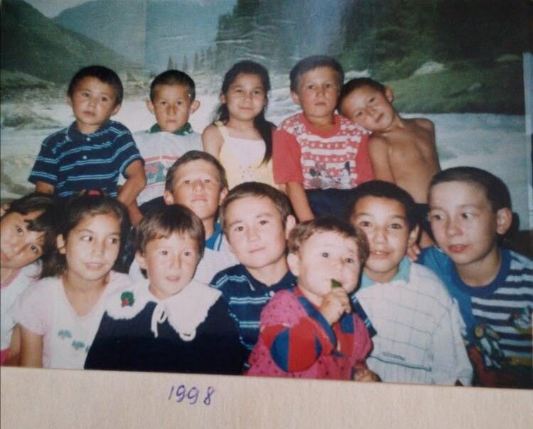 В гостях у бабушки с дедушкой, собрались внуки и внучки. 😇😇😇😇