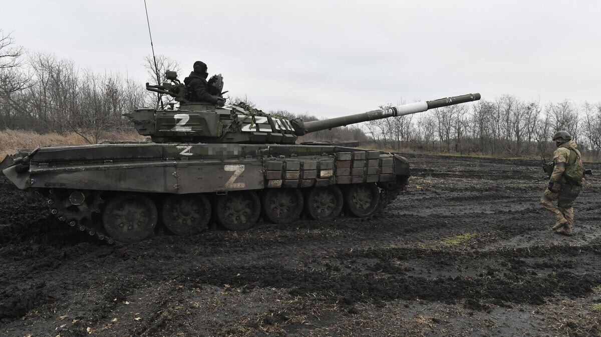    Боевая работа танка Т-72 в южном секторе в ходе специальной военной операции© РИА Новости