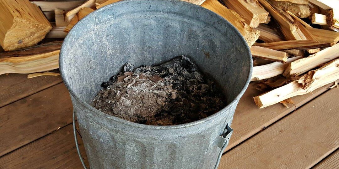 3 вида удобрений из золы, как это делали в старину