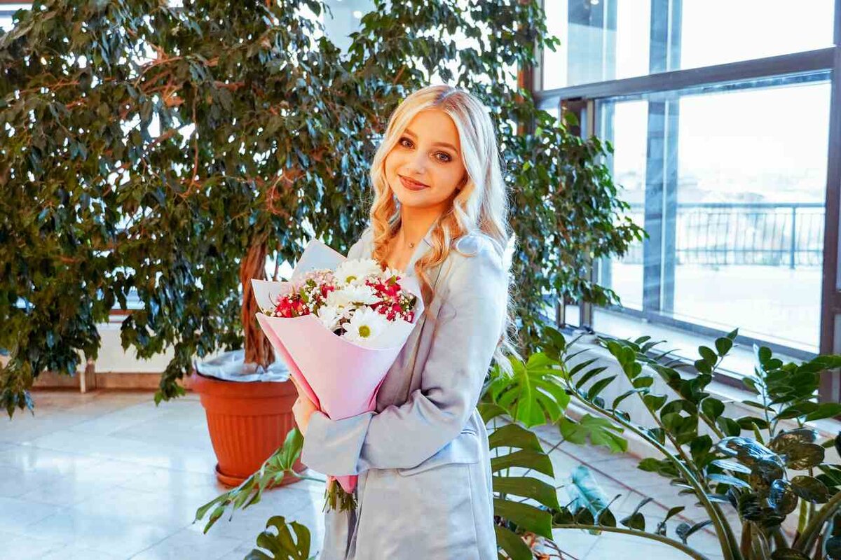 Прославившаяся на всю страну жительница Воронежа Вика Соломахина дала свой первый сольный концерт в родном городе.