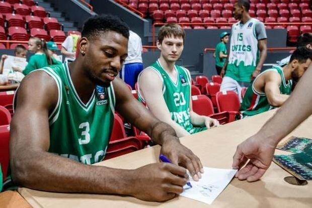 Тренеры пригласили и рабочих лошадок, две из которых — Фил Скрабб (экс-игрок «Зенита» и «Автодора») и хорошо знакомый нам по играм за УНИКС Мелвин Эджим предоставлено realnoevremya.ru БК «УНИКС» 