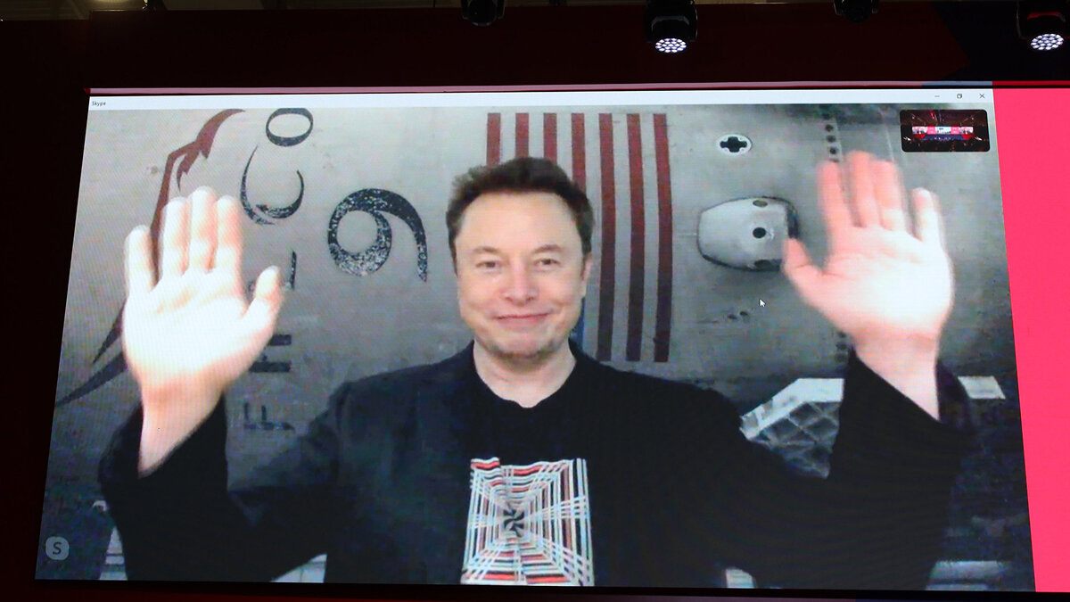    Телемост с Илоном Маском на краснодарском форуме "Дело за малым"© РИА Новости . Виталий Тимкив