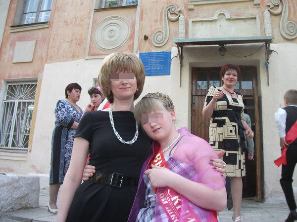 "Волчица в погонах" одна воспитывала дочку