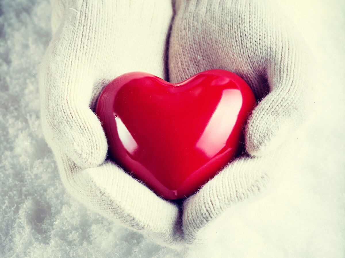 Что подарить на День Святого Валентина? День всех влюбленных - это и так испытание для психики, неважно, влюблены Вы или нет, взаимна эта любовь или нет.