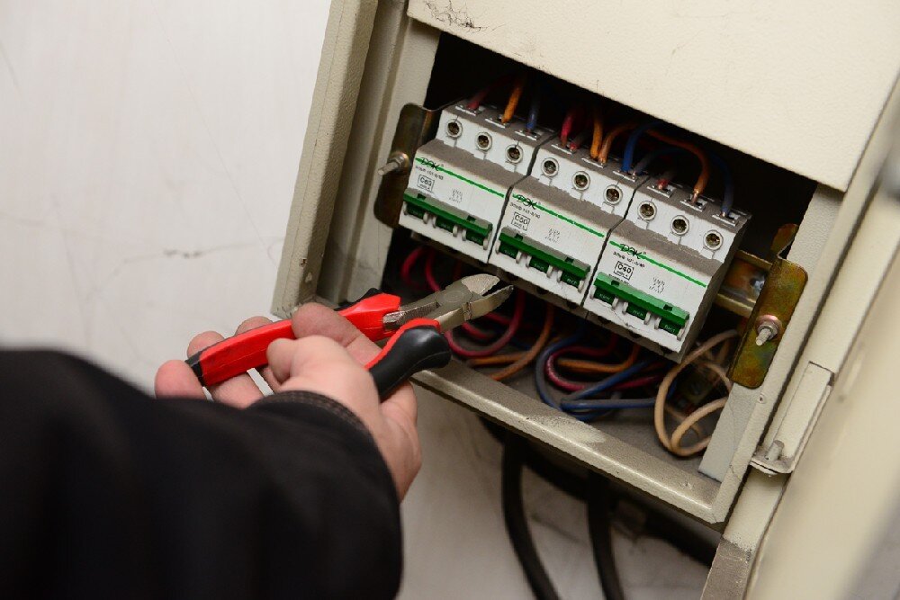 Отключение электричества. Фото с сайта zakonidom.ru