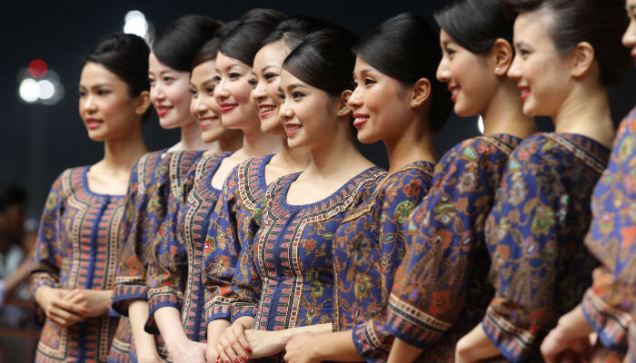 Стюардессы Singapore Airlines. Фото: womensweekly.com.sg