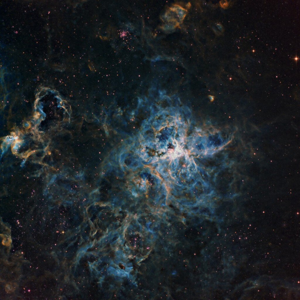 Получала космоса. Туманность NGC 2070. Туманность тарантула (NGC 2070). Созвездие Тарантул. Туманность Магелланово облако.