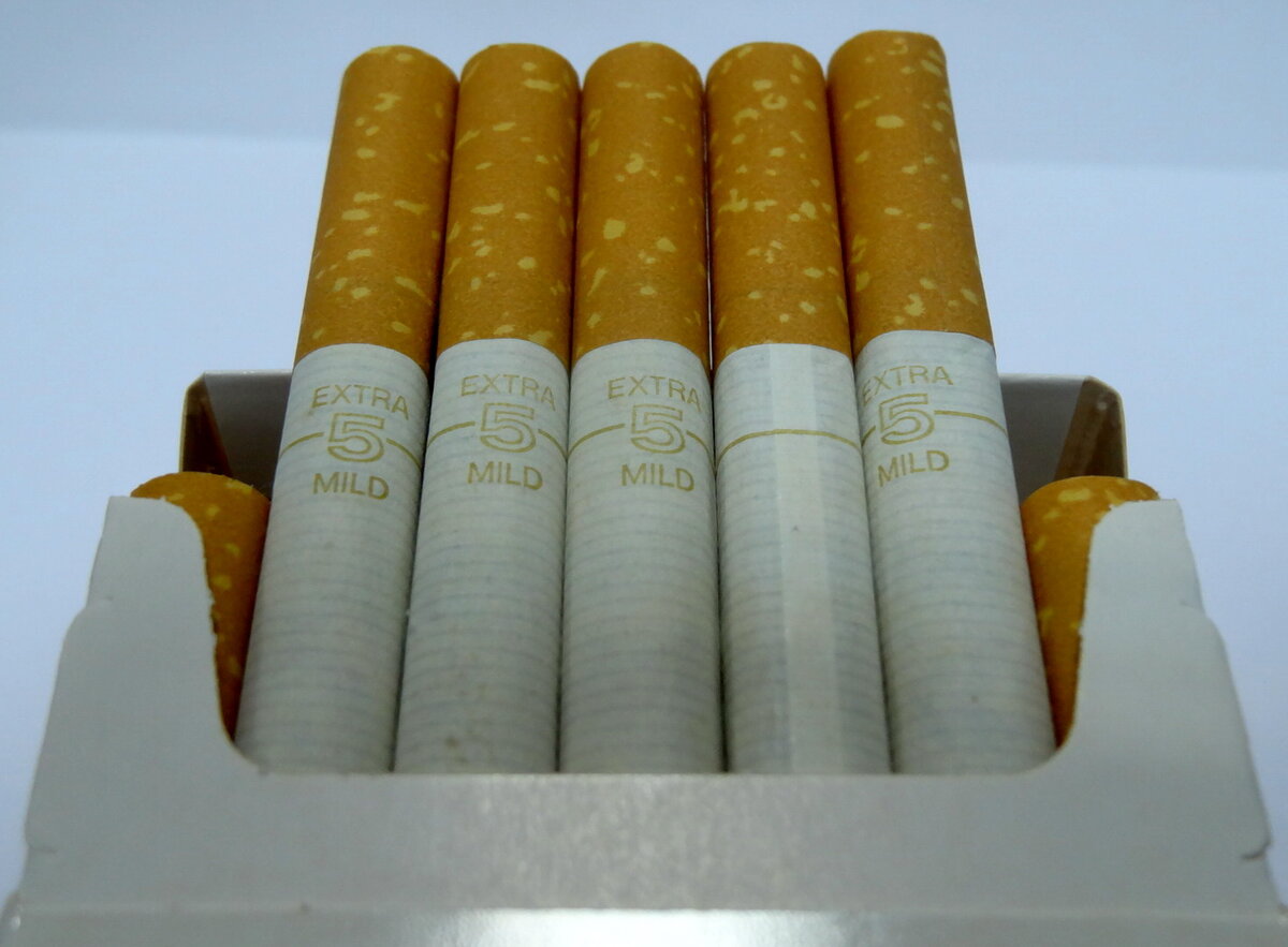 Сигареты с коричневым фильтром. Сигареты с фильтром. Сигареты с желтым фильтром. Сигареты с желтым фильтром марки. Финские сигареты.