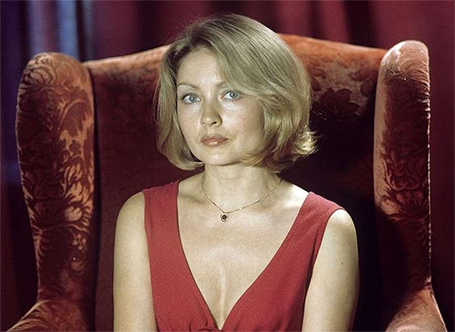 Фото с https://alabanza.ru/wp-content/uploads/2018/02/ZHanna-Bolotova-biografiya-lichnaya-zhizn-semya-muzh-deti-foto.jpg