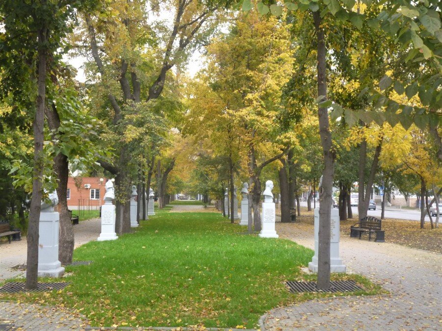  Общий вид на сквер.