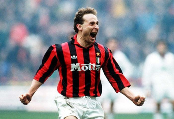 Играя за итальянский "Милан", Папен выиграл главный клубный трофей в 1994 году