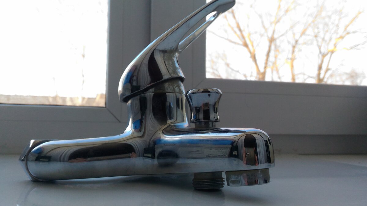 Смеситель на воду.