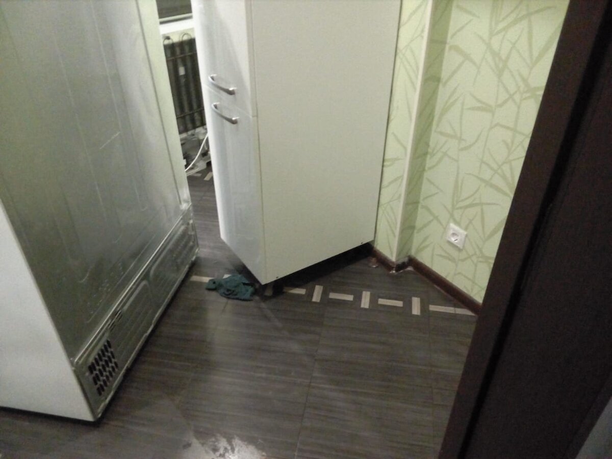 Полы после того как их вымыли, и отдраили.