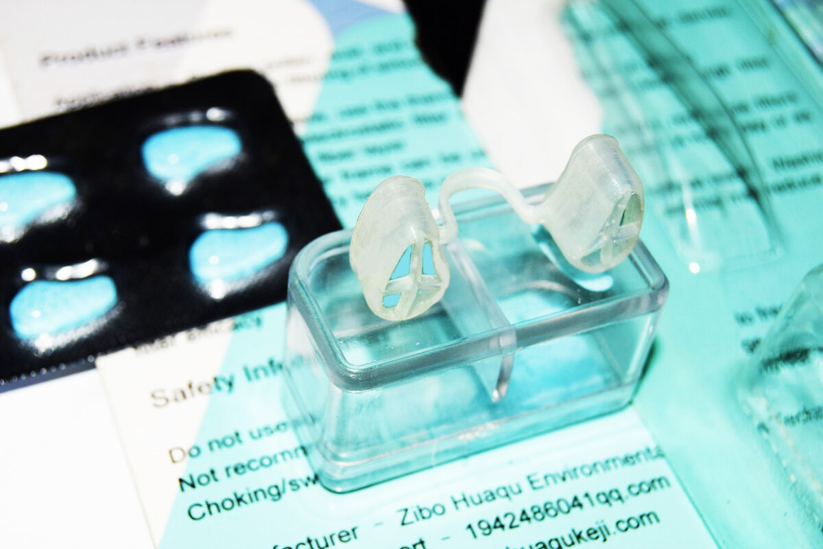 Пластинки в фильтре идеально работают несколько часов, вообще не чихаю, поэтому я использую его экономно утром и вечером во время вынужденных походов по улице. На следующий день пластины меняю, их можно дозаказать.