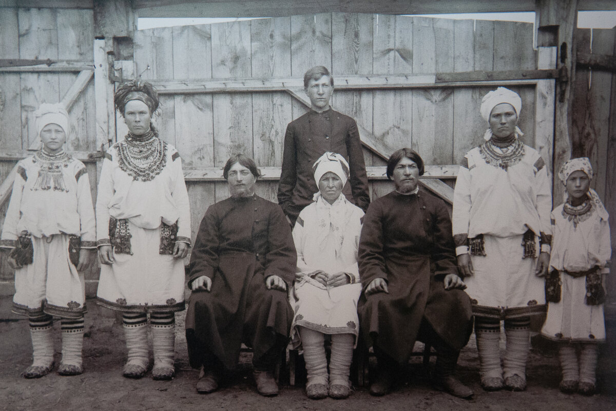 Большая мокшанская семья. Краснослободский уезд. Фотография Макара Евсевьева