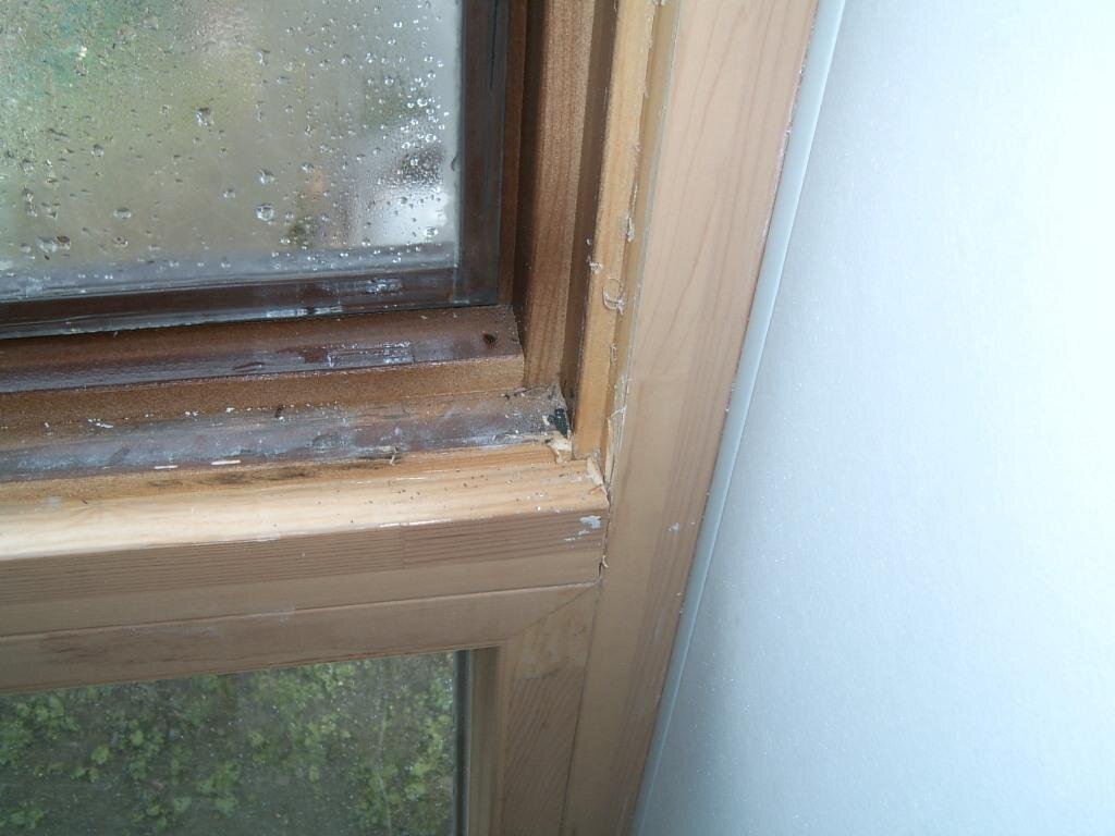 Запотевание и коррозия алюминиевой рамки