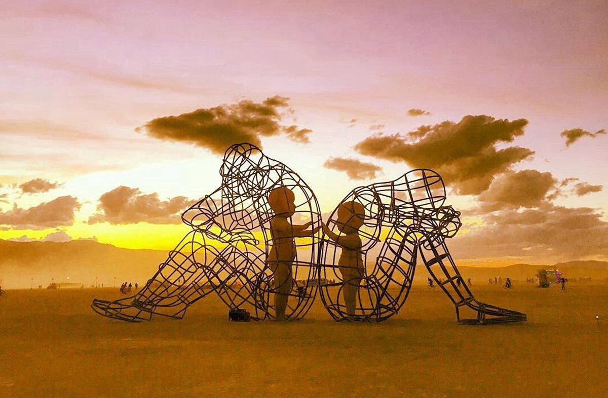 Источник - https://www.onesudba.ru/articles/30-lyubov_-ili-zavisimost