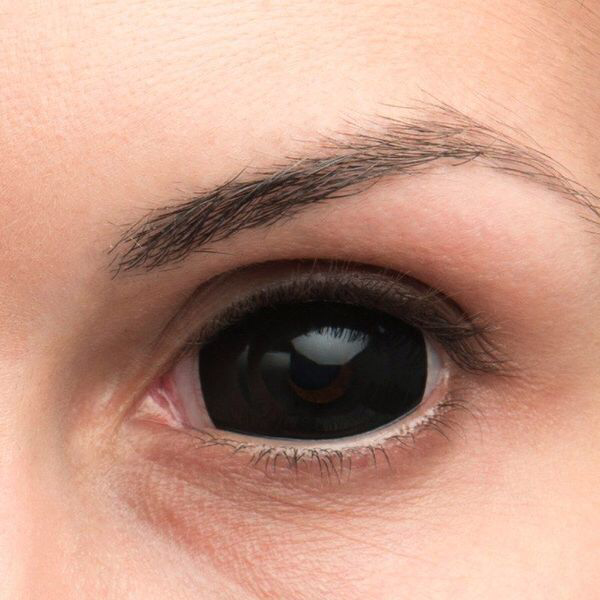 Сделай себе черные глаза - напугай друзяшек