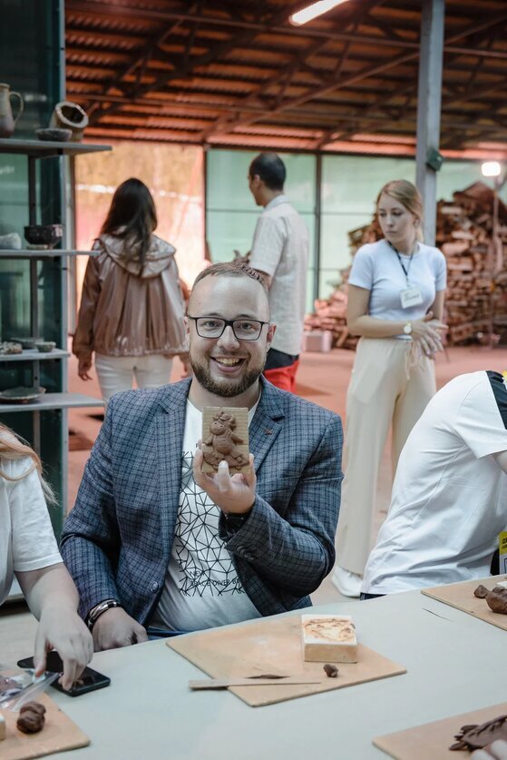 Работать на себя или на дядю: честный обзор плюсов и минусов