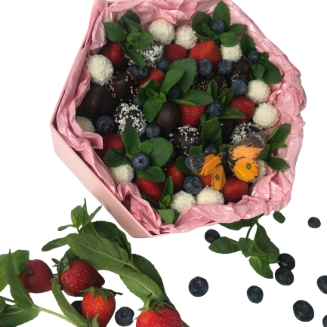 Шикарной альтернативой становится в наше время корзинка или коробка с ароматными фруктами и ягодами.  