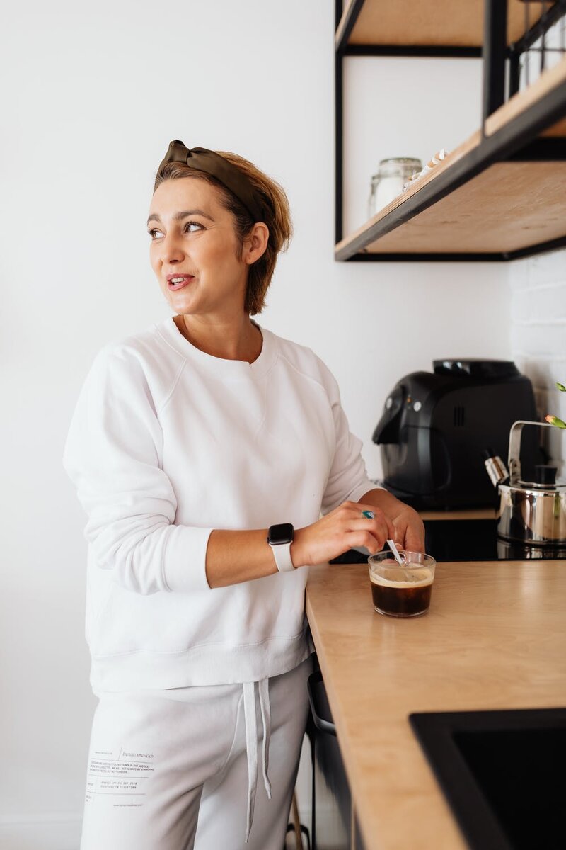 #психологчернышев, #цитата Жить в удовольствие, это понимать себя, помогать себе, слышать себя, и даже хвалить себя.  