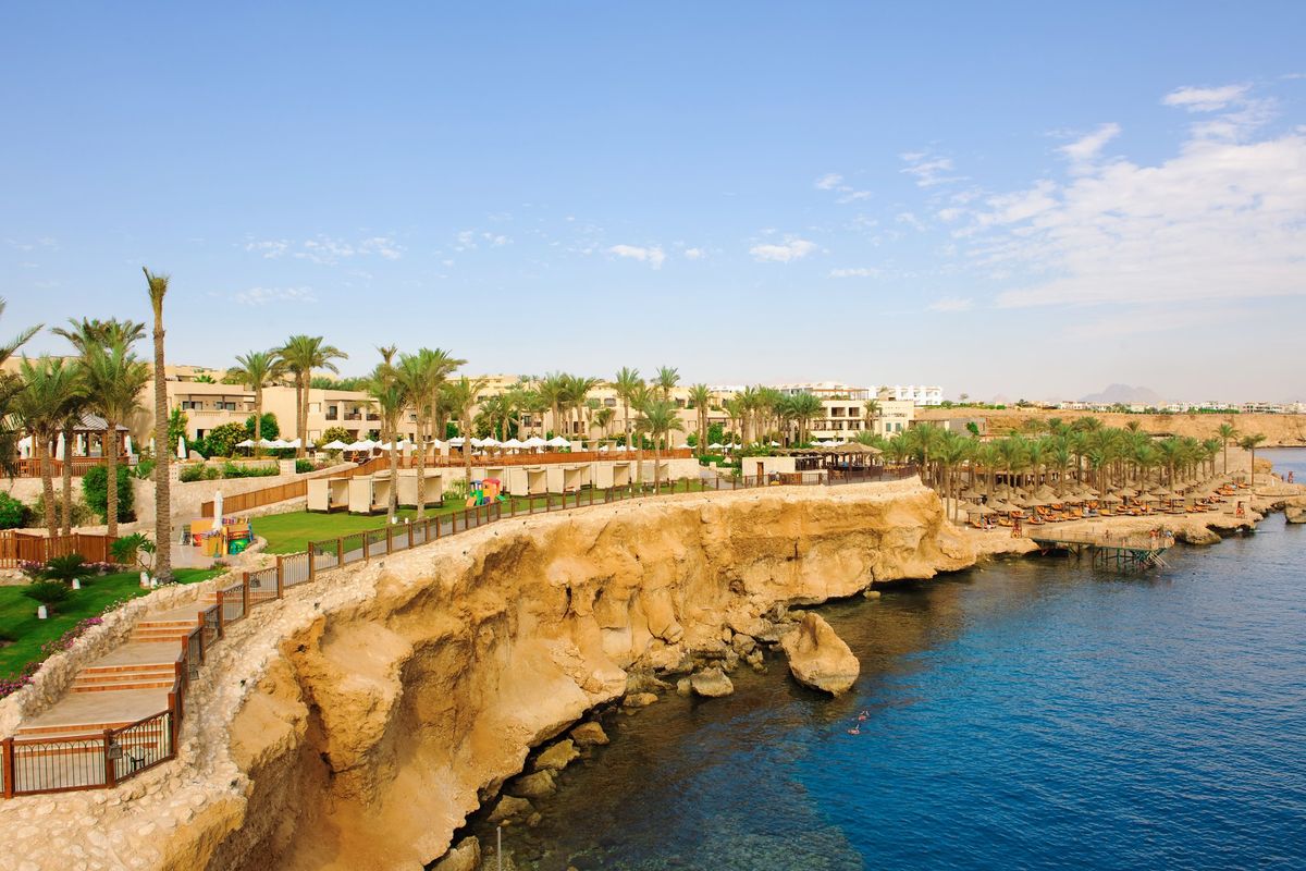Египет шарм эль шейх погода вода. The Grand Hotel Sharm 5*. Grand Hotel Sharm Шарм-Эль-Шейх. Grand Hotel Sharm 5 Шарм-Эль-Шейх. Шарм-Эш-Шейх города Египта