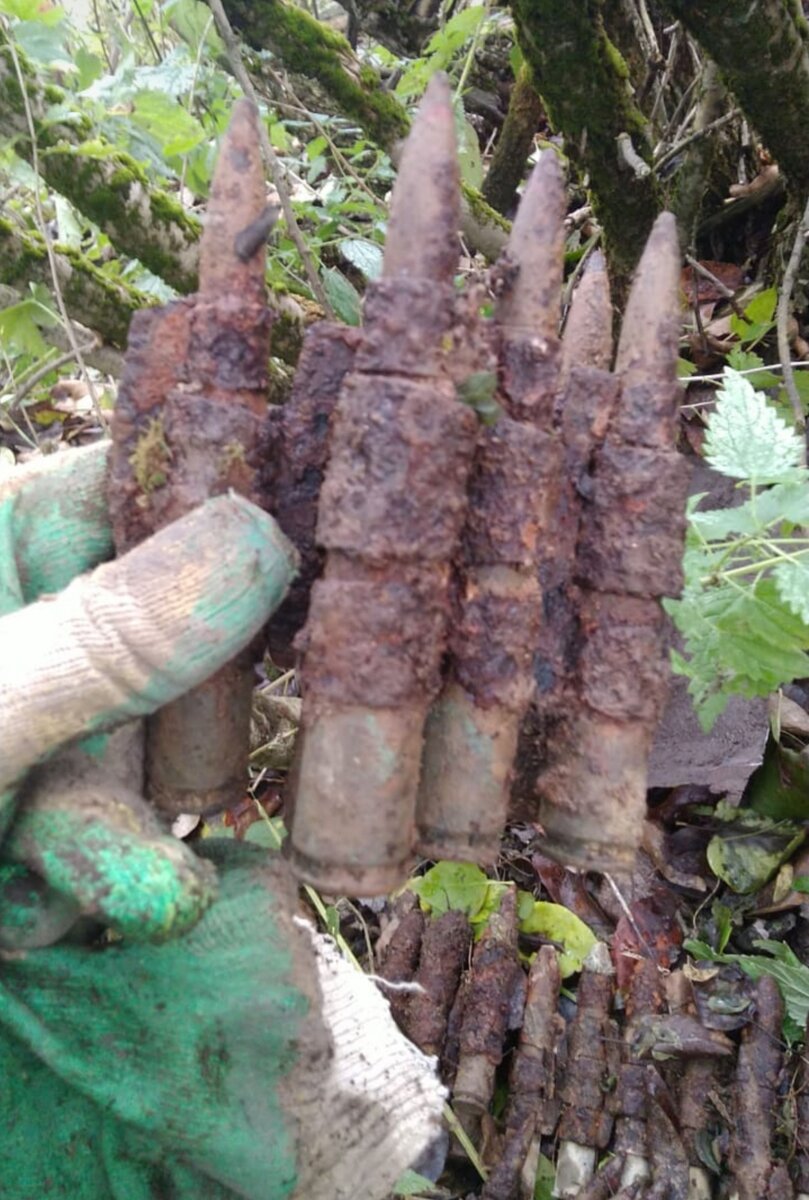 ШКАС — первый советский скорострельный синхронный авиационный пулемёт.