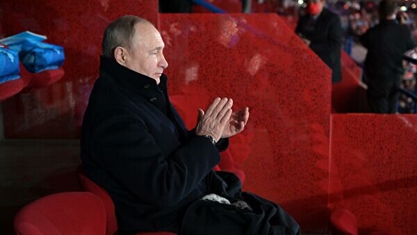    Президент РФ Владимир Путин во время посещения церемонии открытия XXIV зимних Олимпийских игр на олимпийском стадионе "Птичье гнездо" в Пекине© РИА Новости / Алексей Дружинин