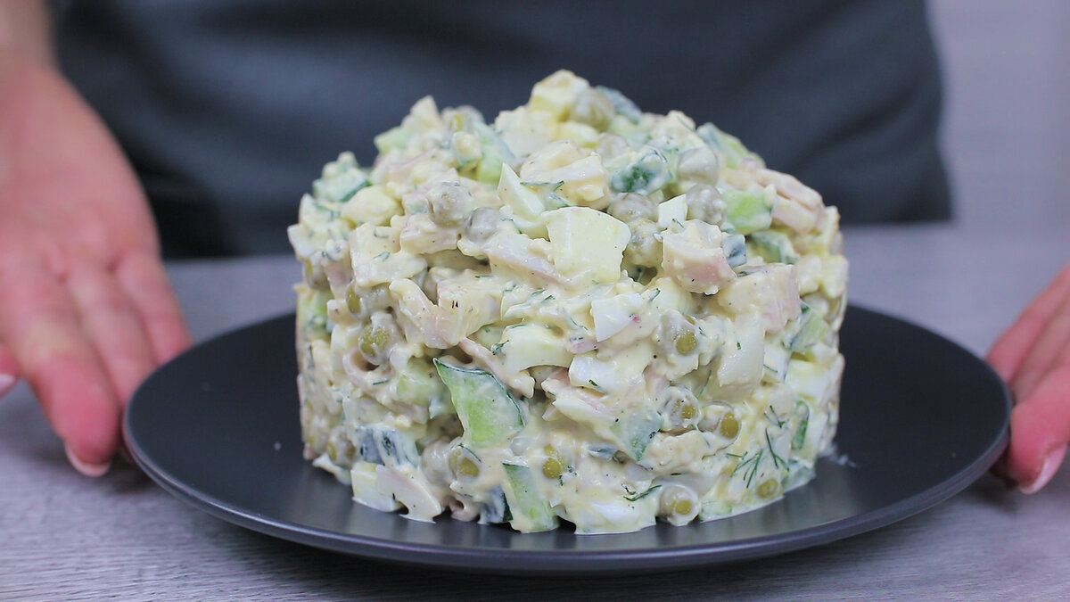 Легкий, нежный салат с кальмарами